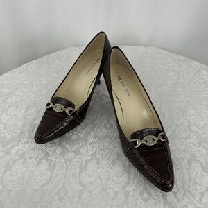 Vintage Anne Klein Pointed Toe Crocodile Skin Brown Kitten Heels Pumps